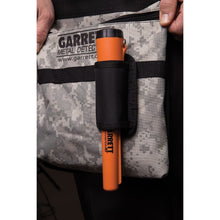 Load image into Gallery viewer, Garrett AT Pinpointer &quot;Garrett Carrot&quot; with Finds Pouch, Edge Digger and Belt
