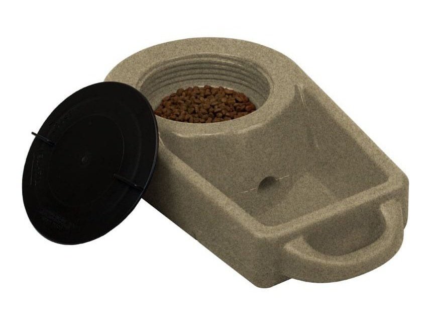 Dakota 283 Dine N Dash – Feeding and Watering System